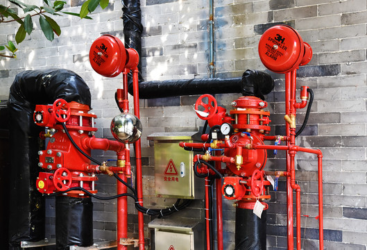 守护生命与财产安全的关键防线 消防喷淋系统在现代消防设备中的核心作用